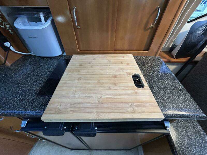 Spirit of Adventure 36ft Carver Yacht For Sale