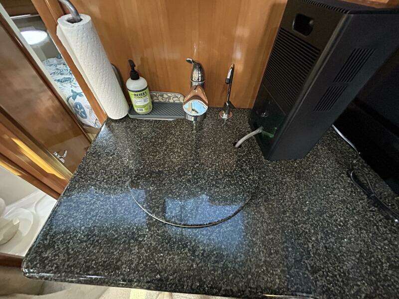 Spirit of Adventure 36ft Carver Yacht For Sale