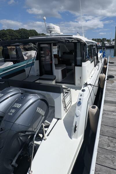 2023 Jeanneau NC 1095 Weekender