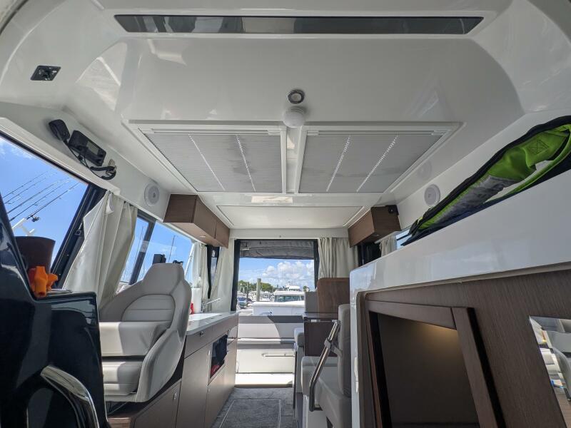 2023 Jeanneau NC 1095 Weekender