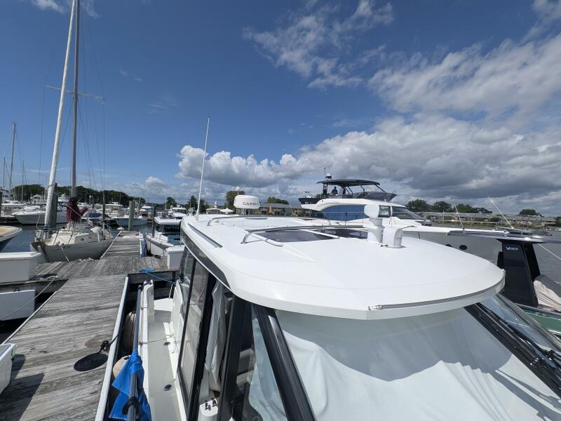 2023 Jeanneau NC 1095 Weekender