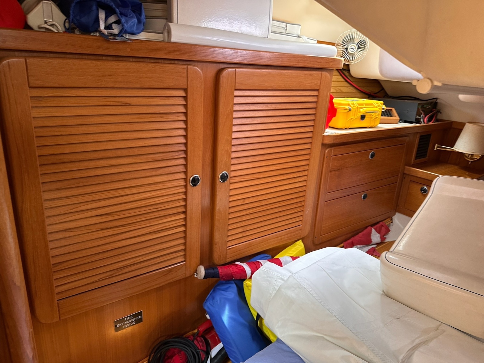 47' 2002 Catalina 470