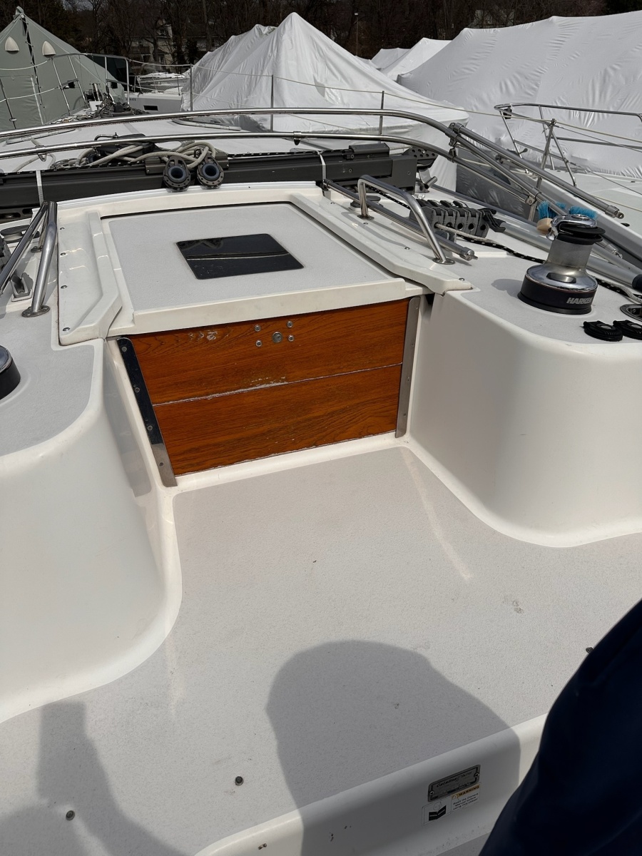 47' 2002 Catalina 470