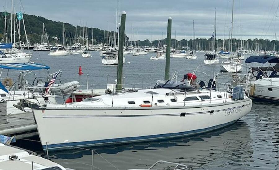 47' 2002 Catalina 470