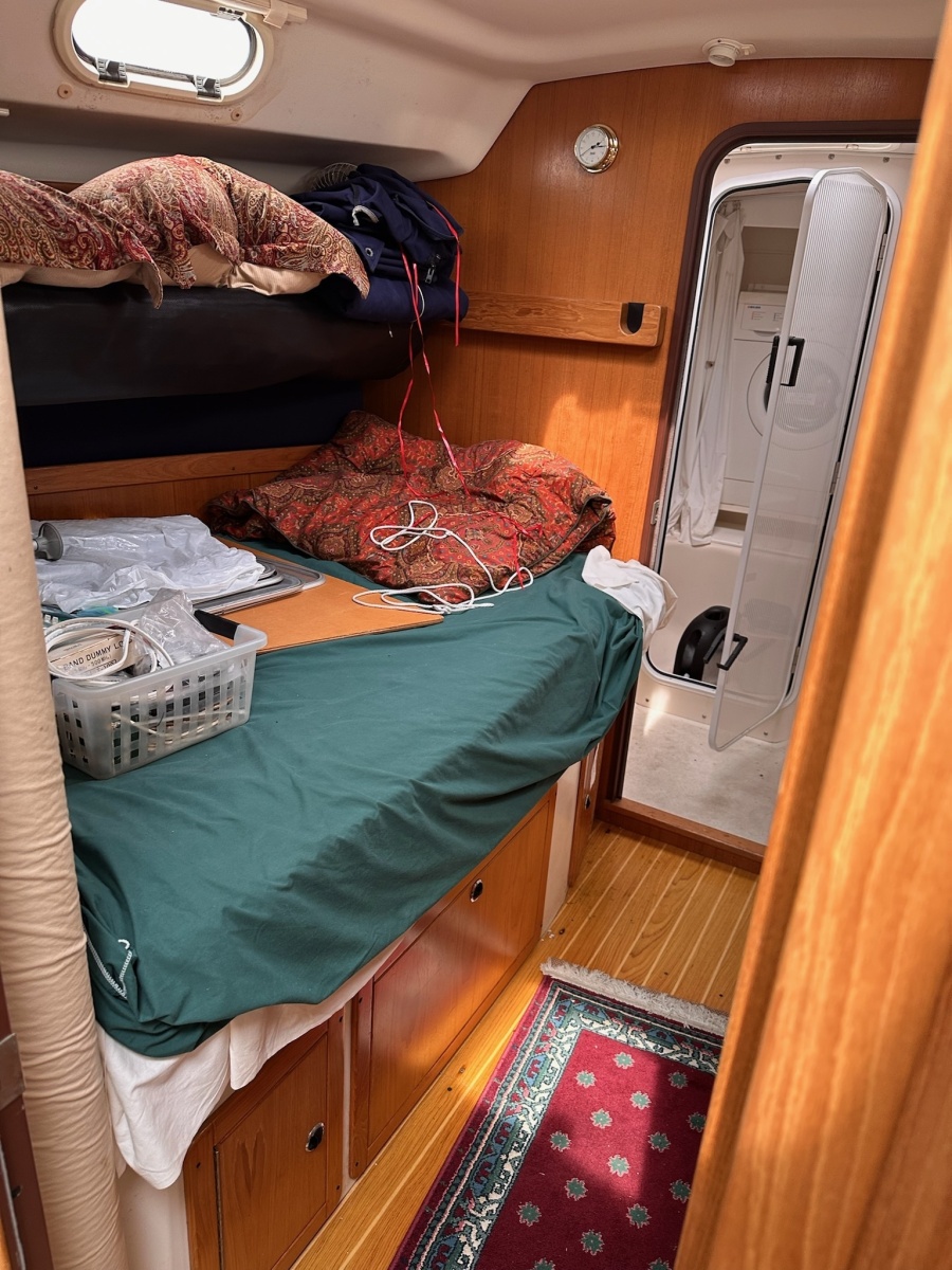 47' 2002 Catalina 470