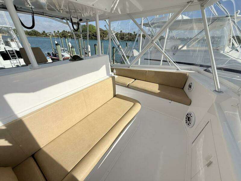 Viking 50 REEL LEGACY - Flybridge Seating