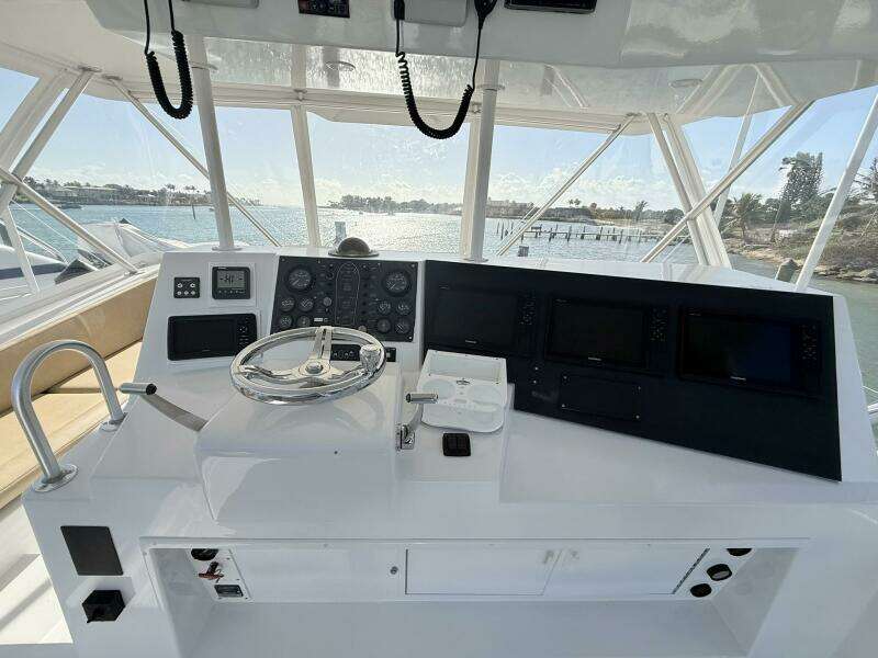 Viking 50 REEL LEGACY - Flybridge Electronics 