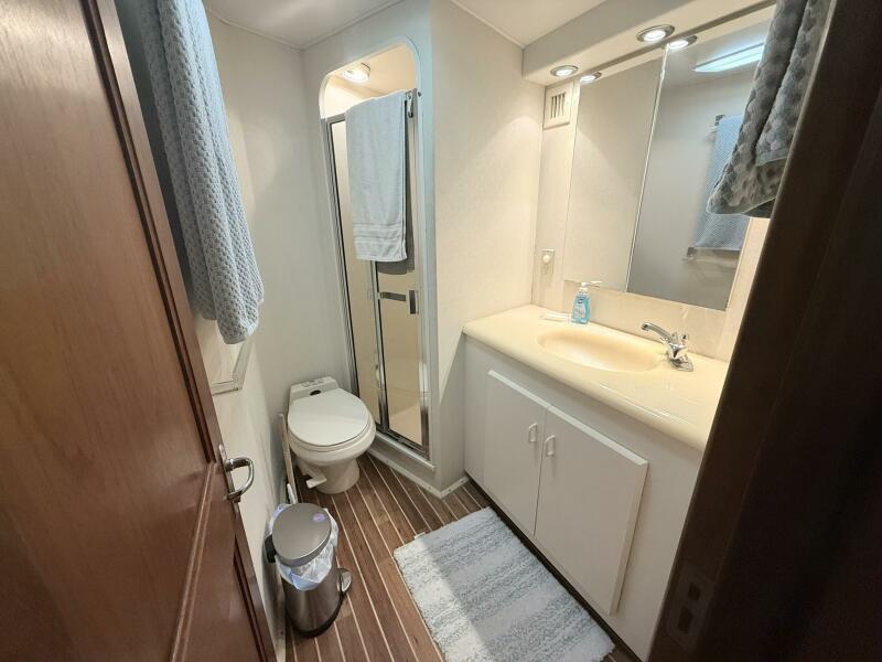 50' 1992 Viking 50 Convertible