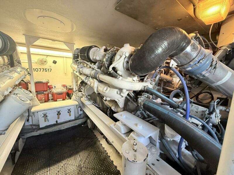 Viking 50 REEL LEGACY - Engine Room