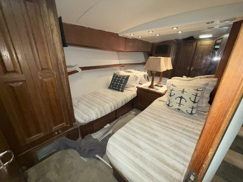 50' 1992 Viking 50 Convertible