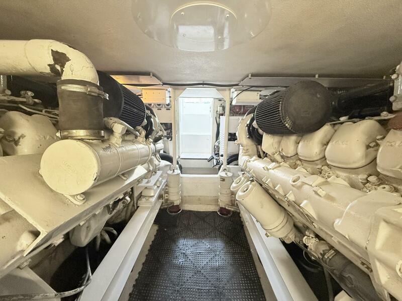 50' 1992 Viking 50 Convertible