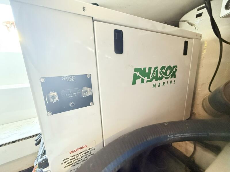 50' 1992 Viking 50 Convertible