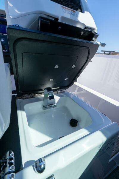 29ft Axopar Yacht For Sale