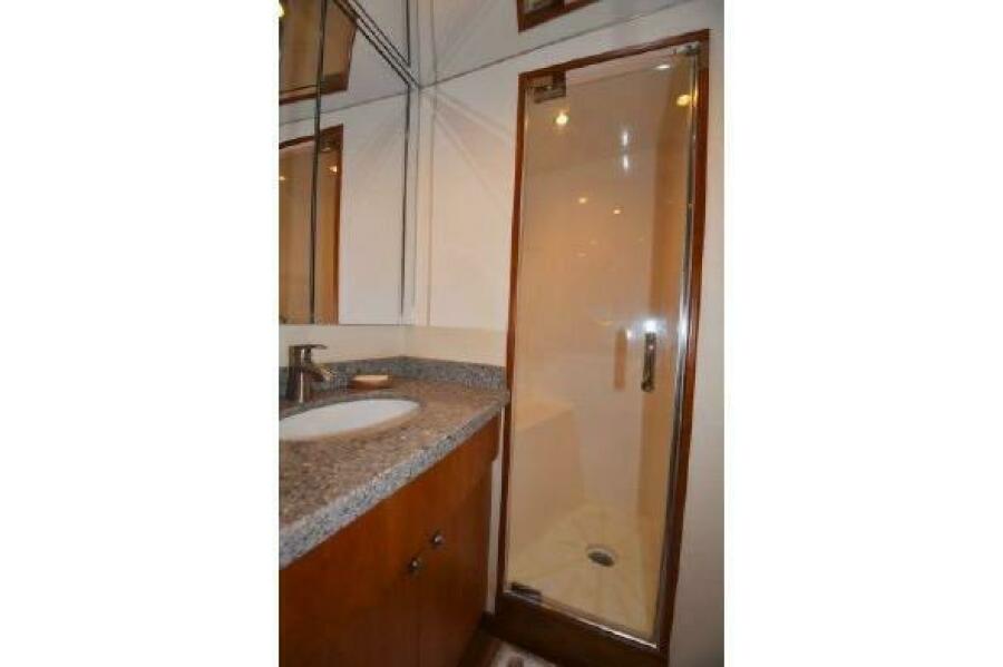 54' 2013 Hatteras GT54