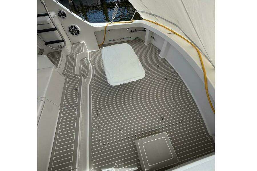 2013 Hatteras GT54
