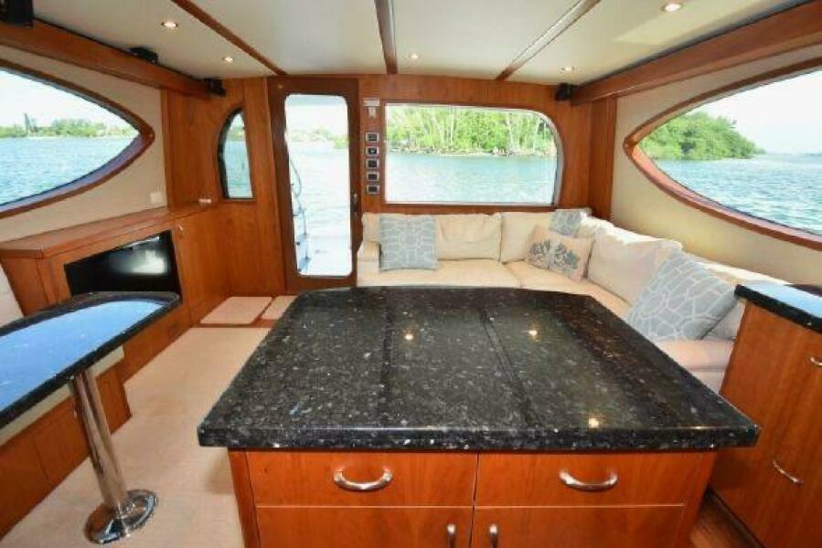 54' 2013 Hatteras GT54