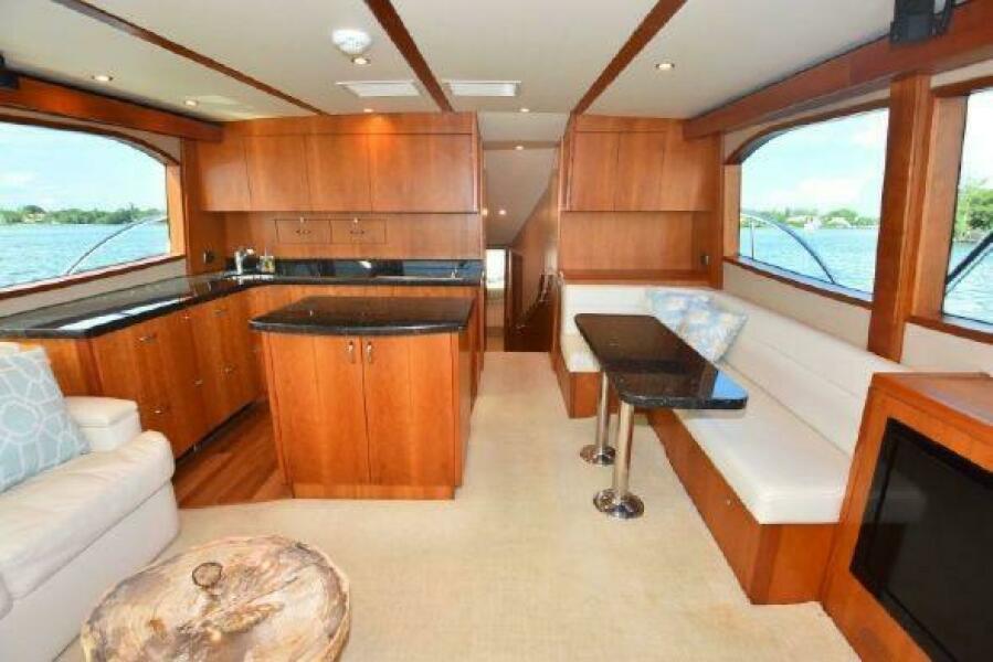 54' 2013 Hatteras GT54