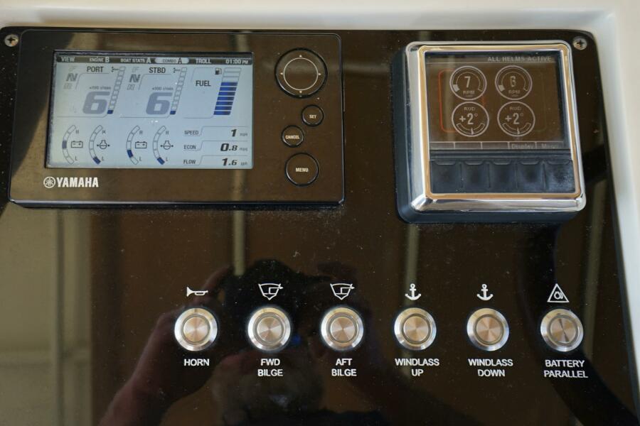 34' 2018 Chris-Craft Catalina 34