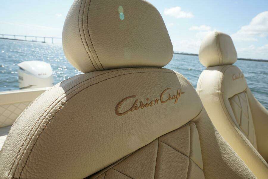 Chris-Craft 34- Catalina Grace- Helm Chair