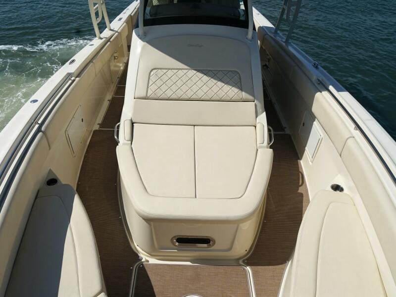 34' 2018 Chris-Craft Catalina 34