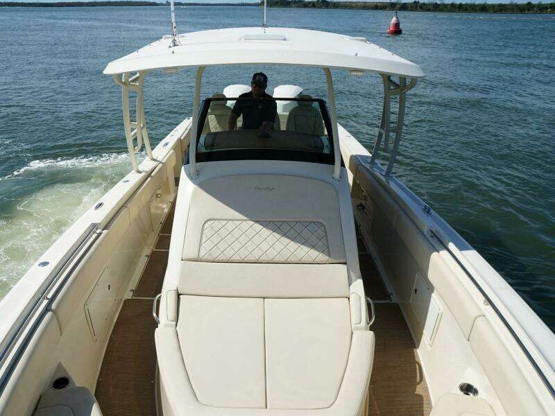 Chris-Craft 34- Catalina Grace- Bow