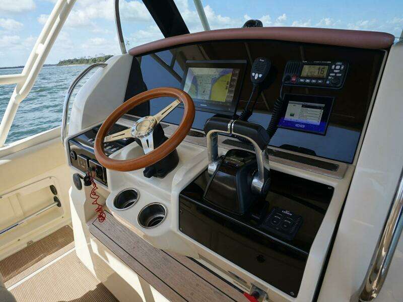 Chris-Craft 34- Catalina Grace- Helm