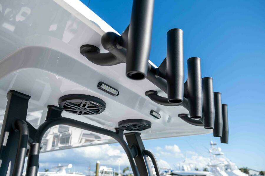 34ft Reef Runner Yacht For Sale