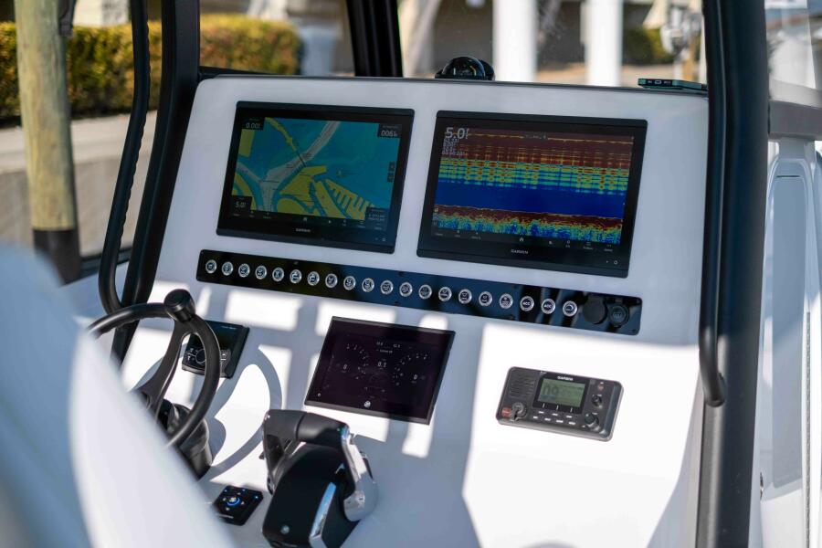 34' 2026 Reef Runner 340