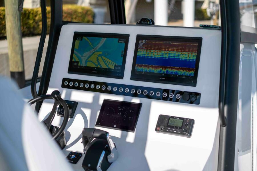 34' 2026 Reef Runner 340