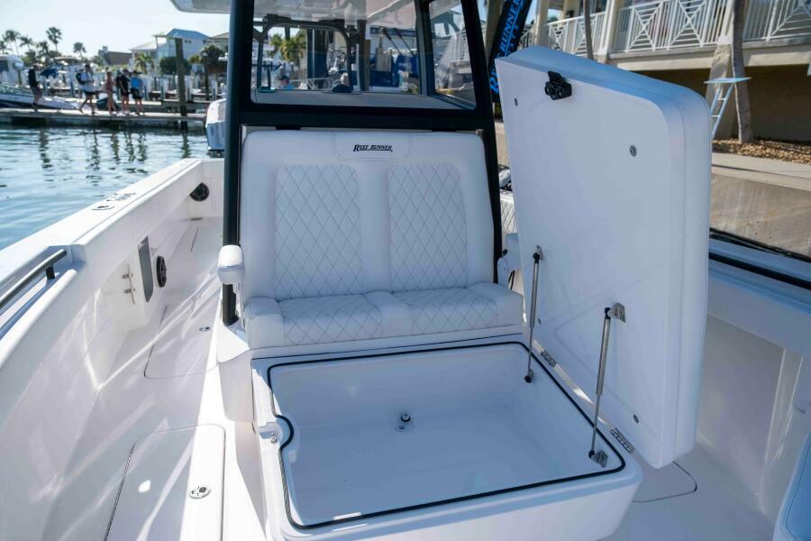 34' 2026 Reef Runner 340