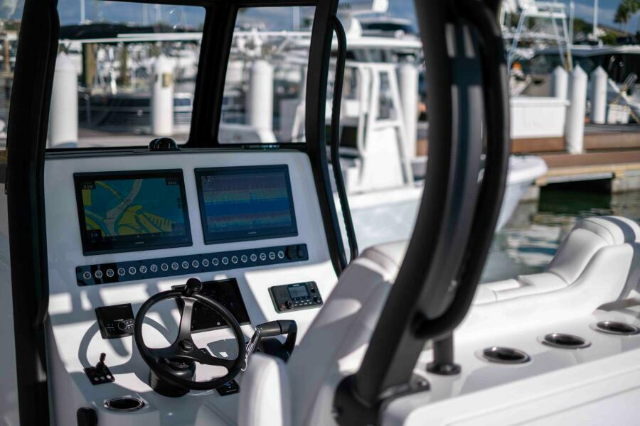 34' 2026 Reef Runner 340