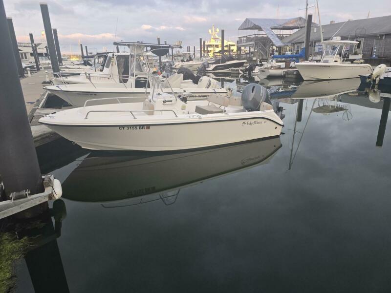 17' 2024 Edgewater 170CC