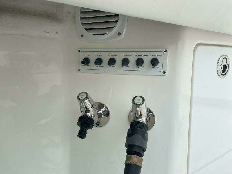 2006 Cabo 40 Express - BUZZ CATCHER