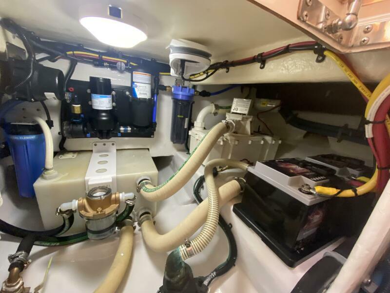 40' 2006 Cabo 40 Express