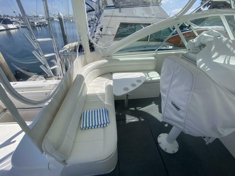 40' 2006 Cabo 40 Express