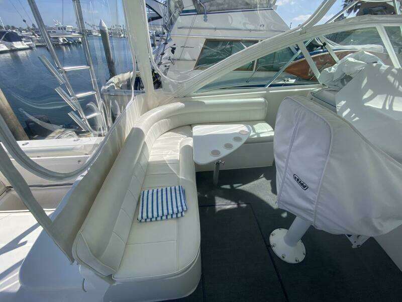 2006 Cabo 40 Express - BUZZ CATCHER