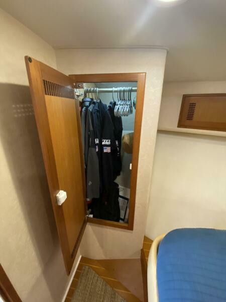 40' 2006 Cabo 40 Express