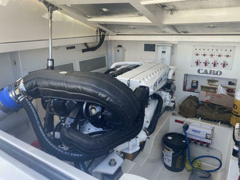 40' 2006 Cabo 40 Express