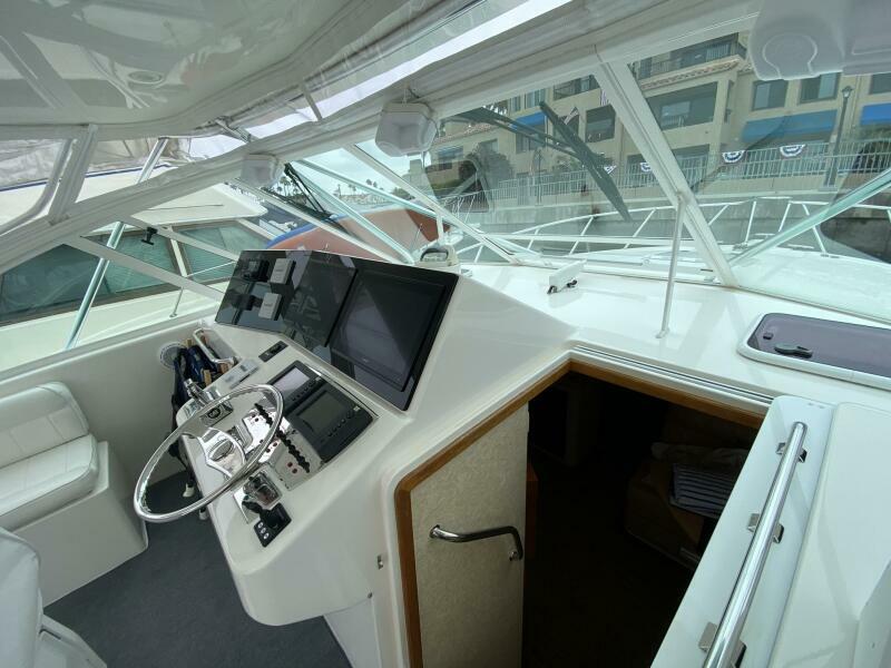 40' 2006 Cabo 40 Express