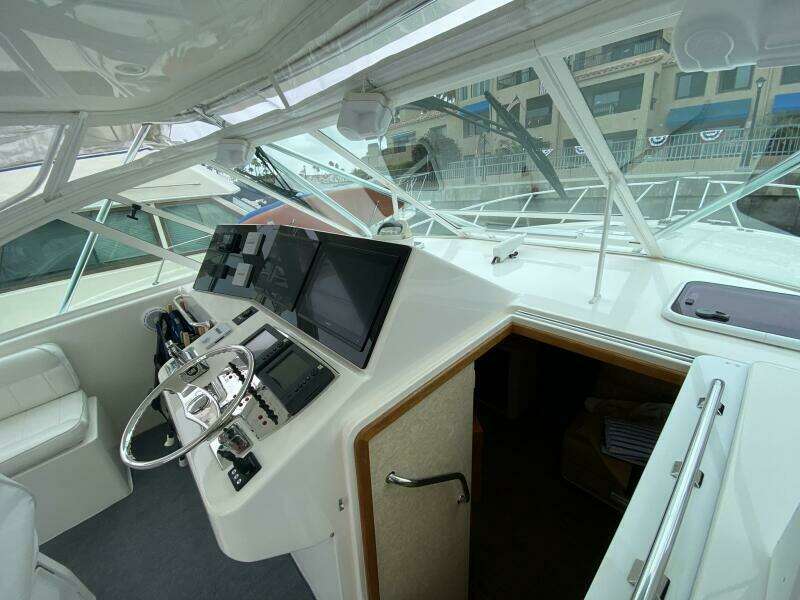 2006 Cabo 40 Express - BUZZ CATCHER