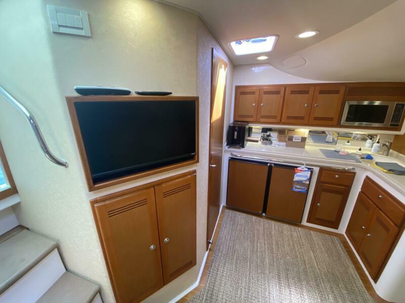 40' 2006 Cabo 40 Express