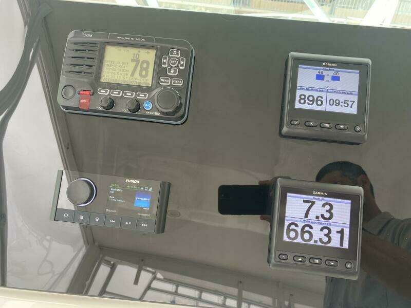 2006 Cabo 40 Express - BUZZ CATCHER