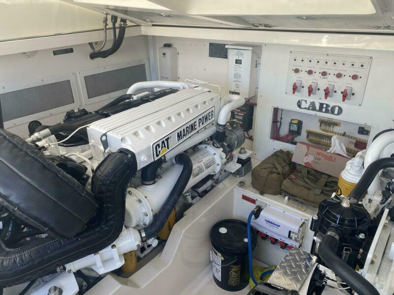 40' 2006 Cabo 40 Express