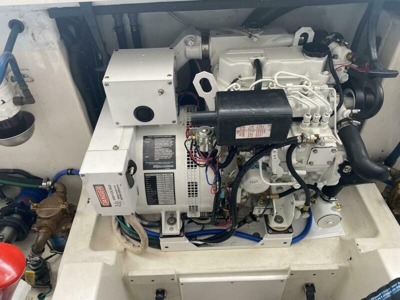 40' 2006 Cabo 40 Express