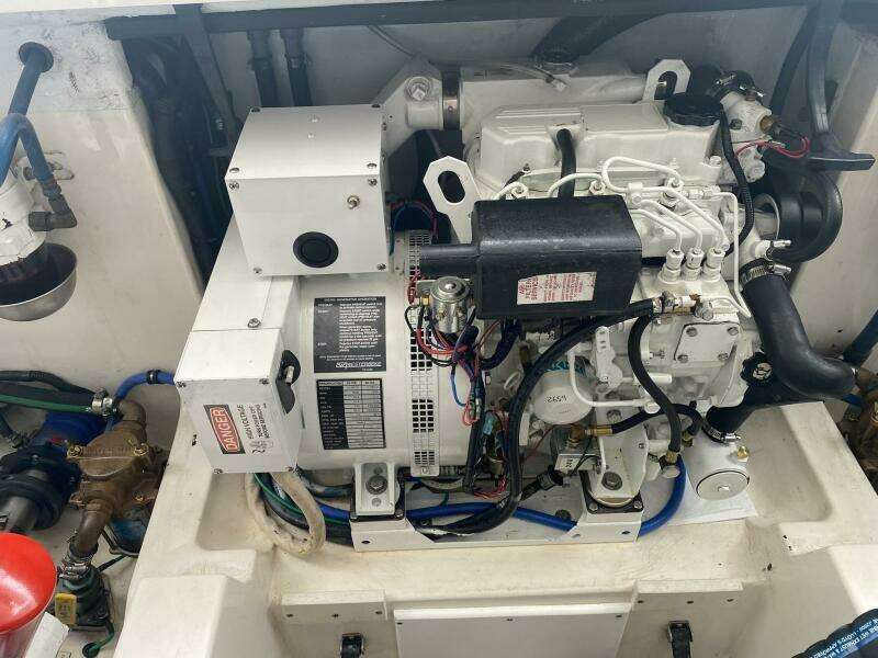 2006 Cabo 40 Express - BUZZ CATCHER