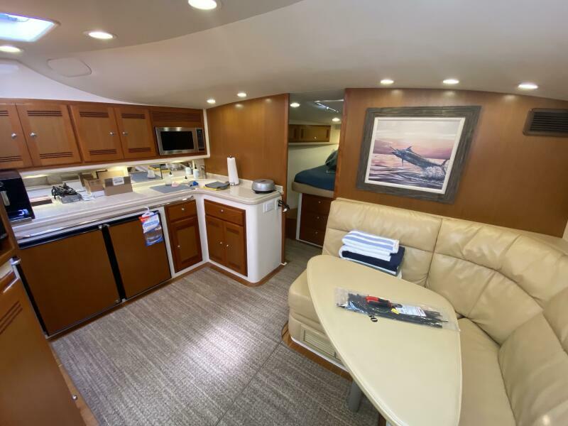 40' 2006 Cabo 40 Express