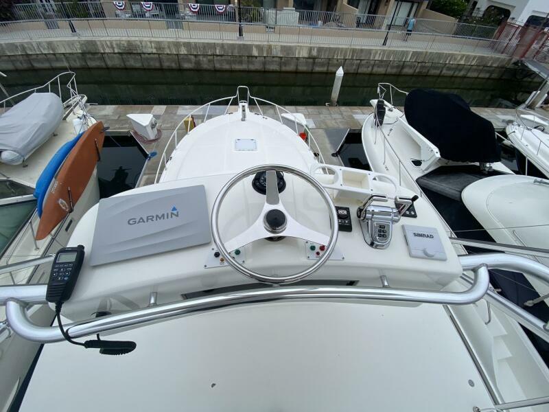 40' 2006 Cabo 40 Express