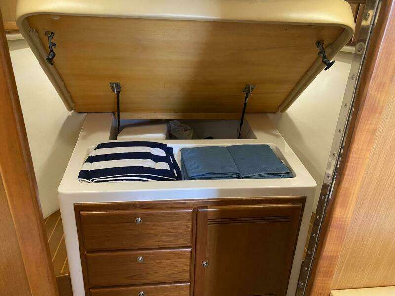 2006 Cabo 40 Express - BUZZ CATCHER