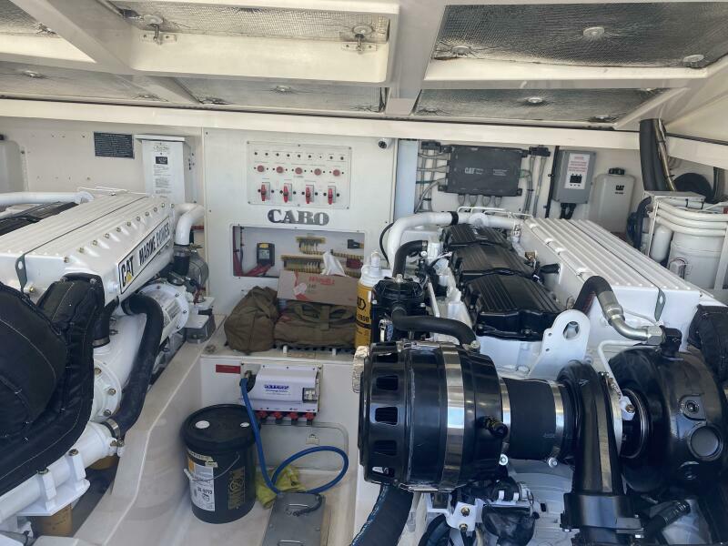 40' 2006 Cabo 40 Express