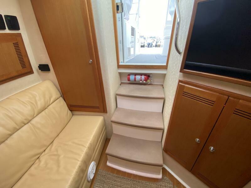 40' 2006 Cabo 40 Express